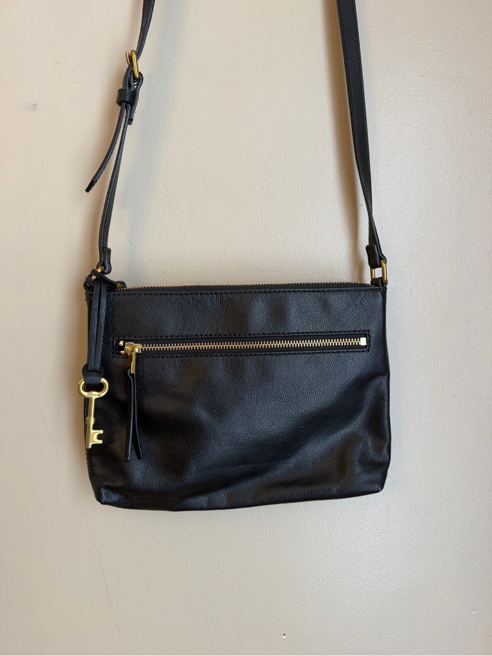 FOSSIL Fiona Small Classic Black Leather Crossbody Shoulder Bag Purse Minimalist